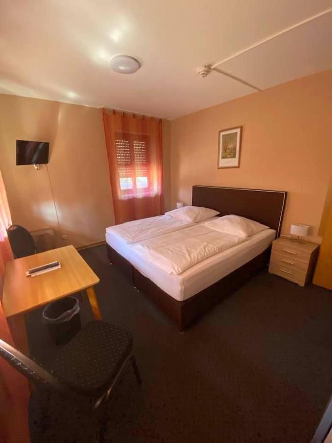 Hotel-Gasthof "Alter Ritter" Rothenburg ob der Tauber Bagian luar foto