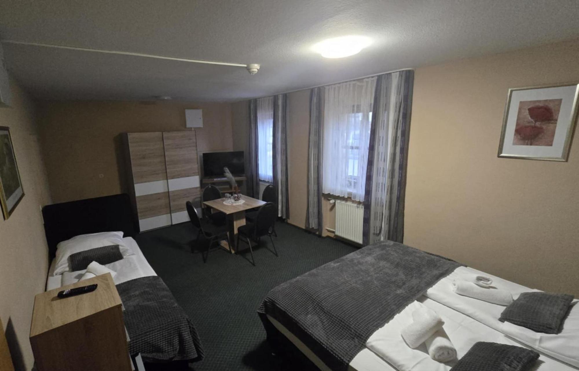 Hotel-Gasthof "Alter Ritter" Rothenburg ob der Tauber Bagian luar foto