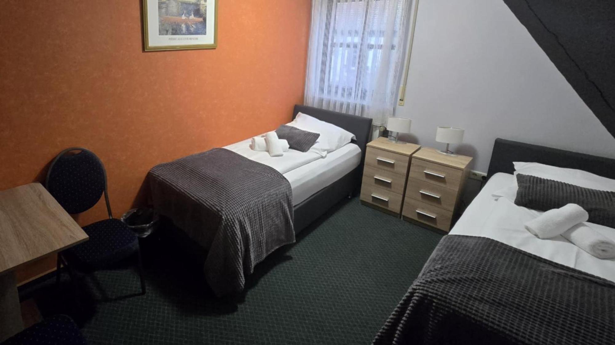 Hotel-Gasthof "Alter Ritter" Rothenburg ob der Tauber Bagian luar foto